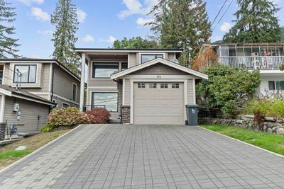 854 Montroyal Blvd, House other with 5 bedrooms, 4 bathrooms and 1 parking in North Vancouver BC | Image 3