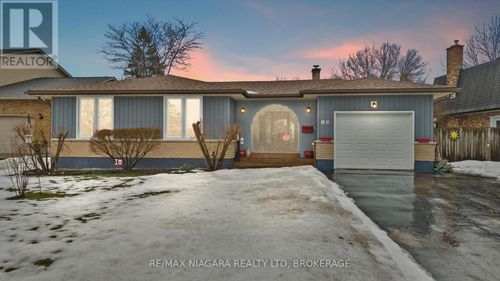 12 Hampton Court, Welland (Prince Charles), ON, L3C5T2 | Card Image