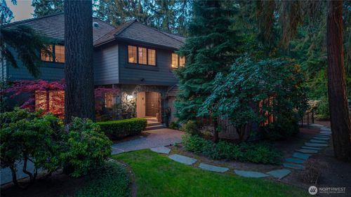 11726 NE 41st Street, Kirkland, WA, 98033 | Card Image