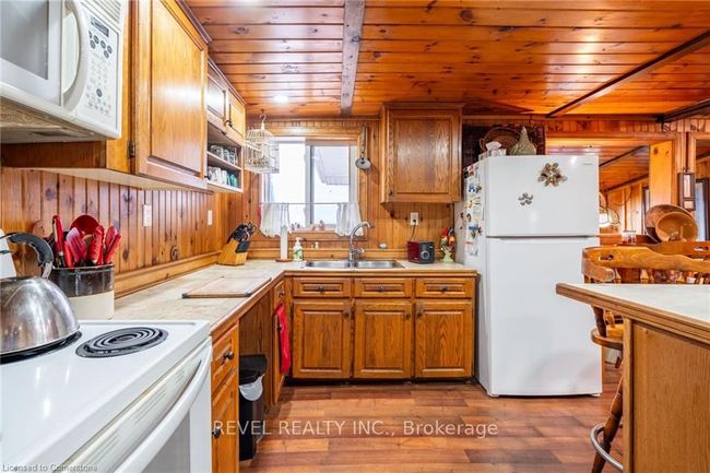 24 Lake Rd, House other with 2 bedrooms, 1 bathrooms and 2 parking in Selkirk ON | Image 12