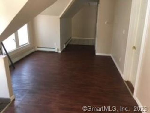 apt-3-210 Coleman St, Bridgeport, CT, 06604-3085 | Card Image