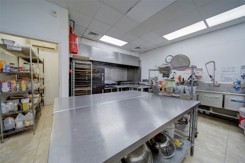 Industrial/Ghost Kitchen Miami Dr, Miami, FL, 33162 | Card Image