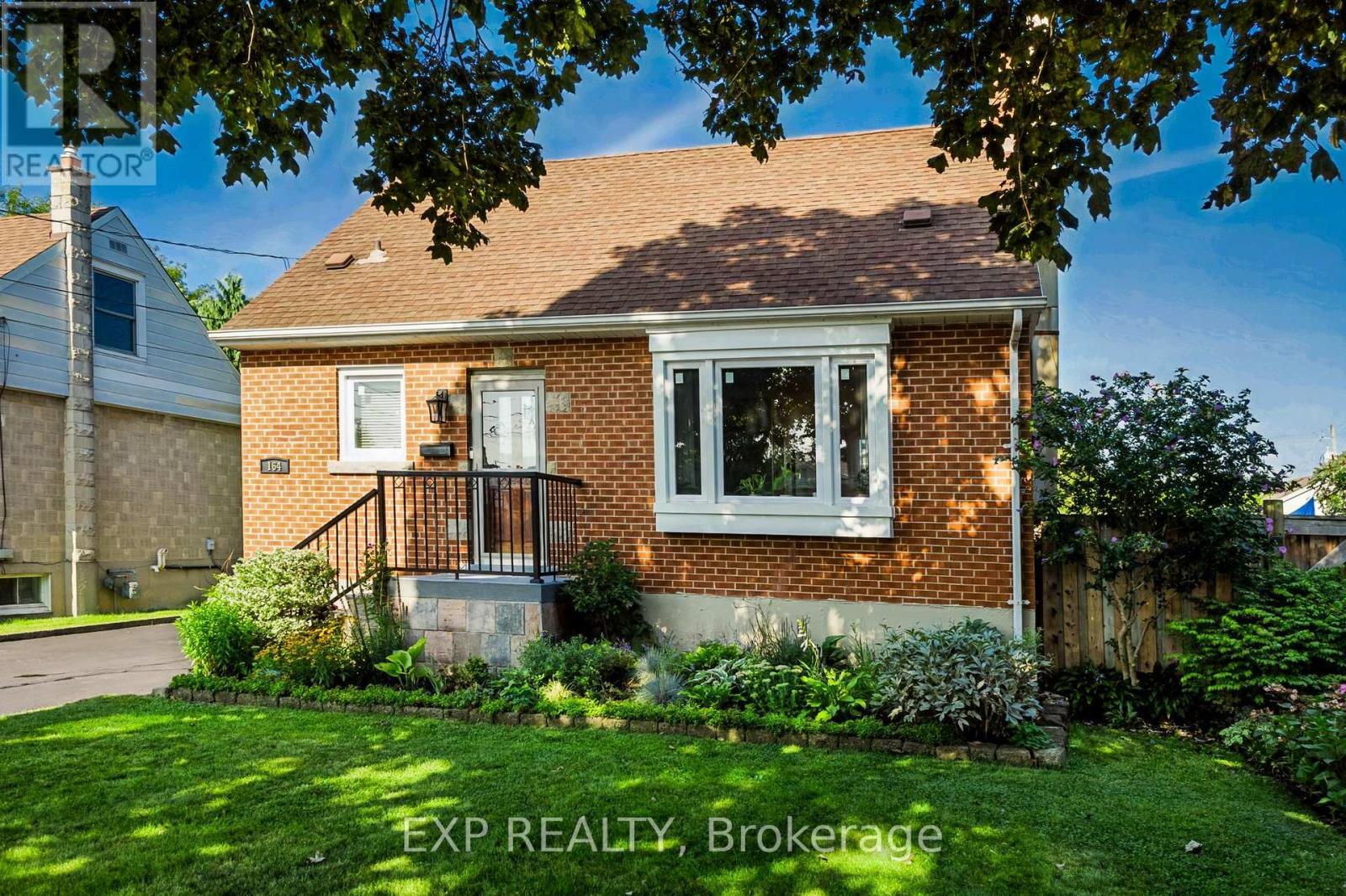 Residential in Hamilton (Rosedale) 3