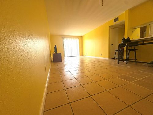 apt-f26-212 Plaza Verde Dr, Houston, TX, 77038-1458 | Card Image
