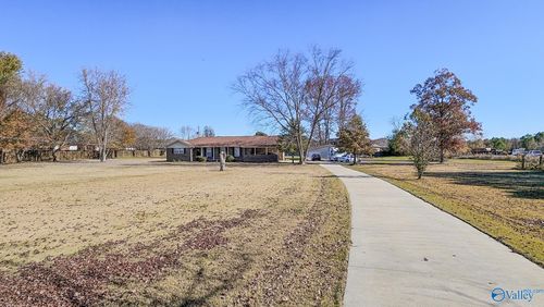 16744 Jones Rd, Athens, AL, 35613-6828 | Card Image