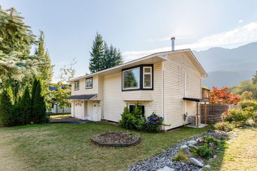 41843 Faith Road, Squamish, BC, V0N1H0 | Card Image