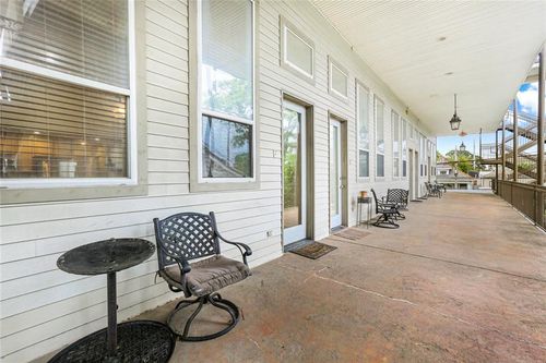 f-8416 Oak St, New Orleans, LA, 70118-2058 | Card Image