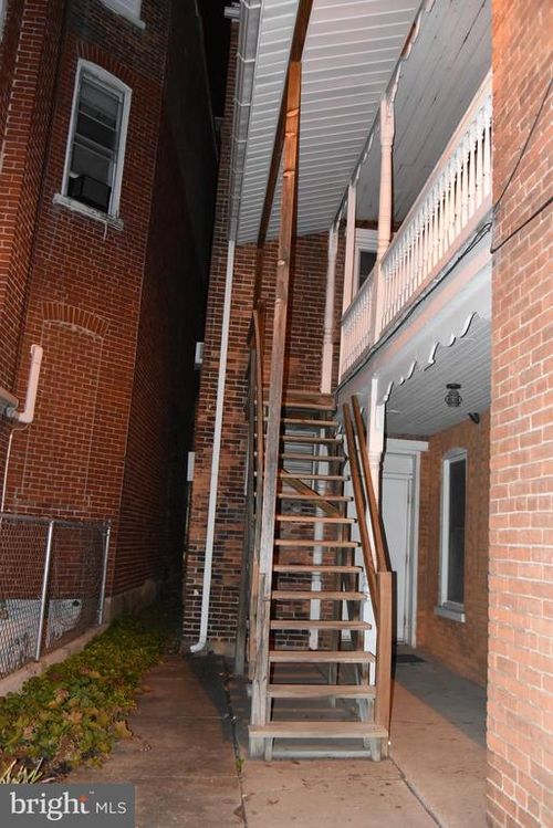 apt-3-160 W Main St, KUTZTOWN, PA, 19530-1723 | Card Image