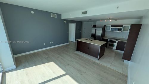 apt-4007-1900 N Bayshore Dr, Miami, FL, 33132-3022 | Card Image