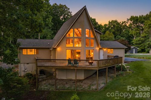 198 Hickory Hill Cir, Spruce Pine, NC, 28777-9752 | Card Image