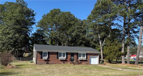 914 Wilson Rd, Smithfield, VA, 23430-1726 | Card Image