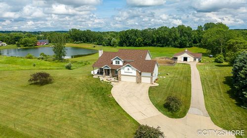 604 28th Ave, Hudsonville, MI, 49426-7713 | Card Image