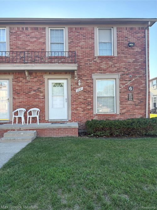 27-35129 Terrybrook Dr, Sterling Heights, MI, 48312-3601 | Card Image