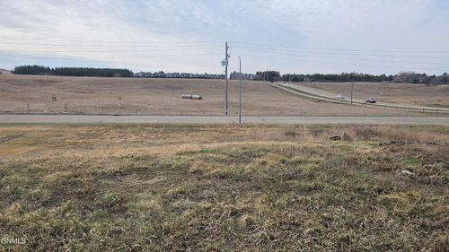 810 Cobblestone Loop Sw, Mandan, ND, 58554-8540 | Card Image