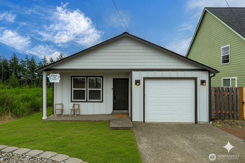 521 W B St, Shelton, WA, 98584-3015 | Card Image
