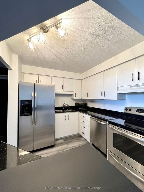 511-695 Richmond St, London, ON, N6A5M8 | Card Image