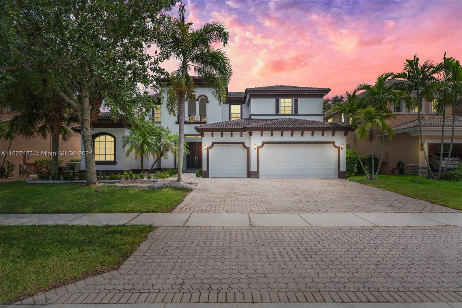 Pineville Dr, Lake Worth, FL 33467
