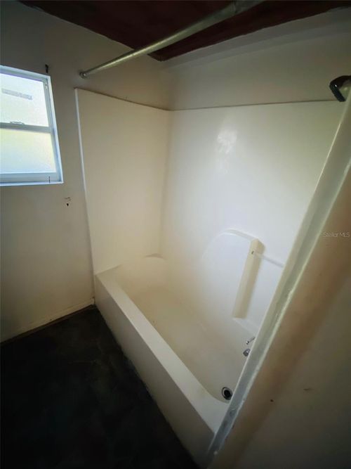 100 4th Jpv St, WINTER HAVEN, FL, 33880-1205 | Card Image