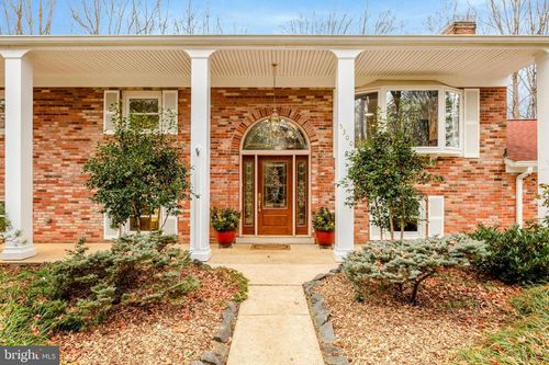 5300 Summit Dr, FAIRFAX, VA, 22030-6524 | Card Image