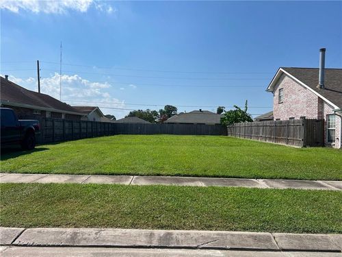 3700 Karen Dr, Chalmette, LA, 70043-2500 | Card Image