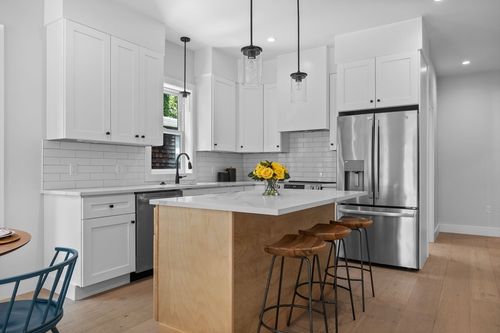 apt-2-3 Franklin St, Somerville, MA, 02145-3269 | Card Image