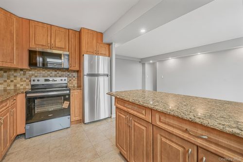 758-160 72nd St, Brooklyn, NY, 11209-2039 | Card Image