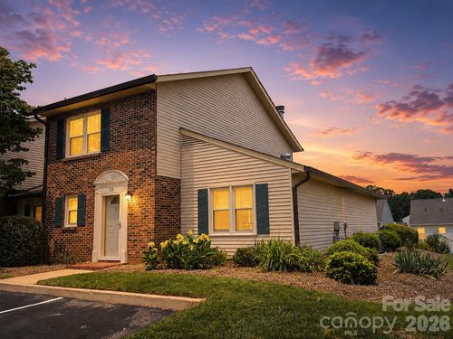 15-1330 5th Street Ne, Hickory, NC, 28601 | Card Image