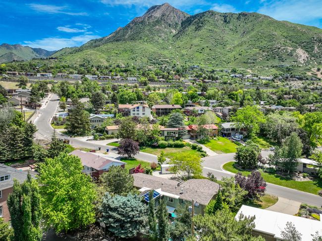 Aerial view of residential area with a mountain backdrop | Image 30