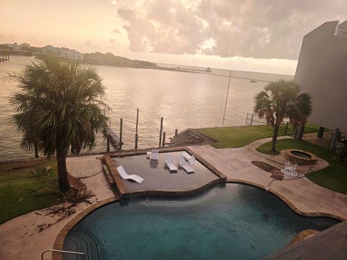 207-580 Pleasure Island Blvd, Port Arthur, TX, 77640-6827 | Card Image