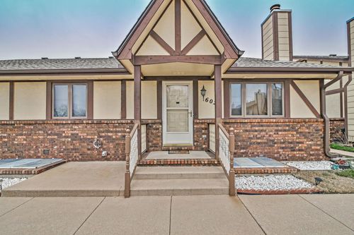 3536 W 2nd St N, Wichita, KS, 67203-5273 | Card Image