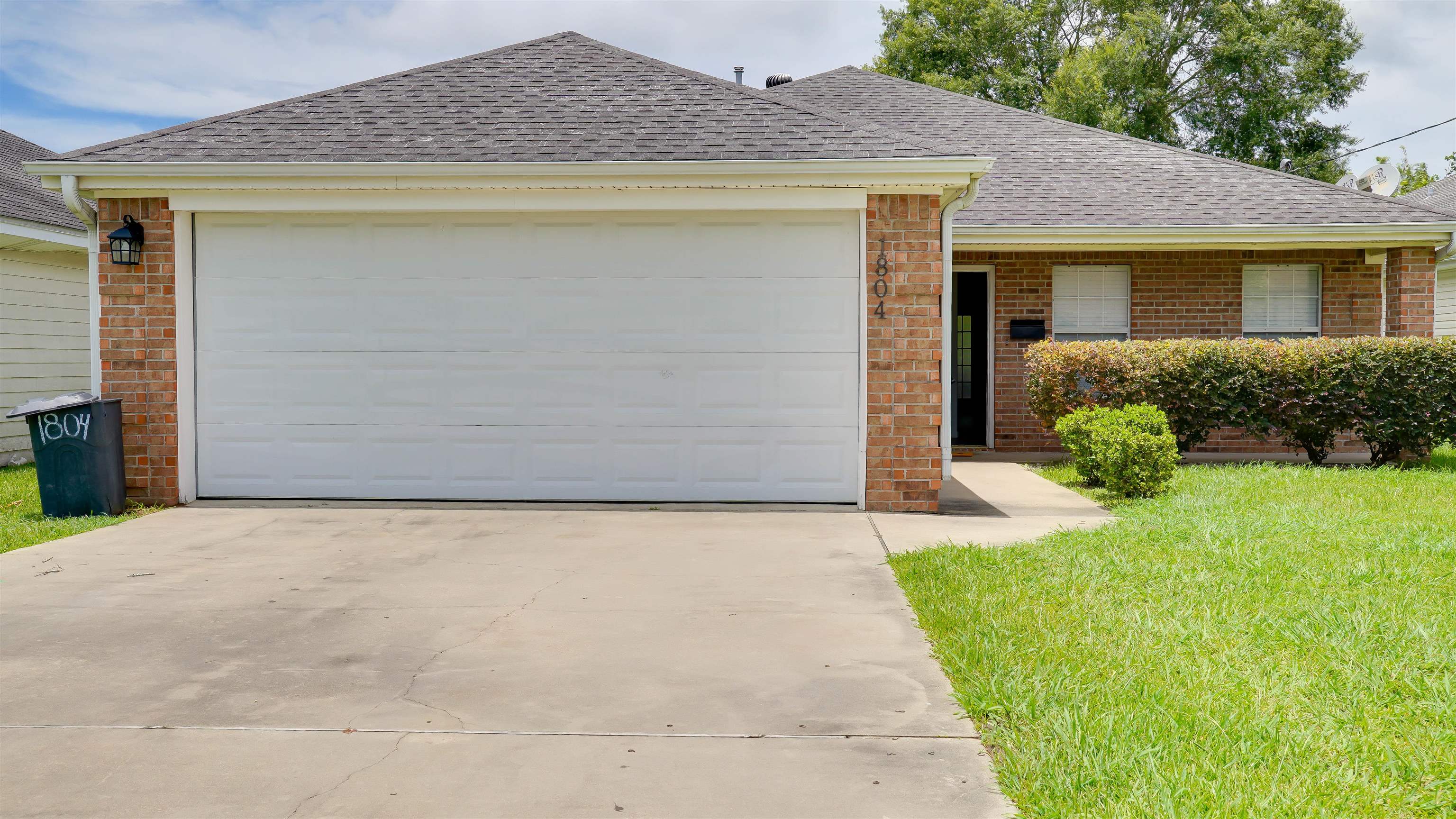 8th St, Port Neches, TX 77651