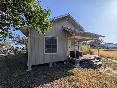331 E Henrietta Ave, Kingsville, TX, 78363-4560 | Card Image