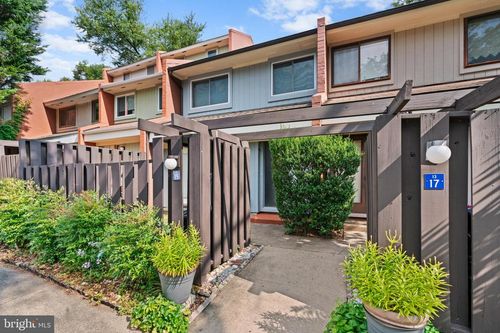 1315 Northgate Sq, RESTON, VA, 20190-3704 | Card Image