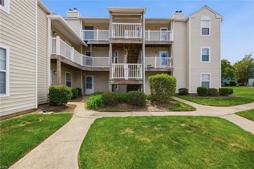 2129 Retreat Court, Virginia Beach, VA, 23454 | Card Image