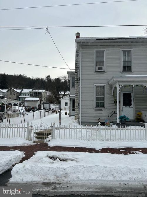 734 N 2nd St, LYKENS, PA, 17048-1403 | Card Image