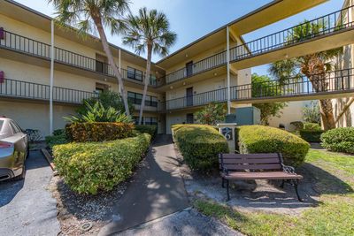 6110 - 14130 Rosemary Lane, Condo with 2 bedrooms, 2 bathrooms and null parking in Largo FL | Image 3