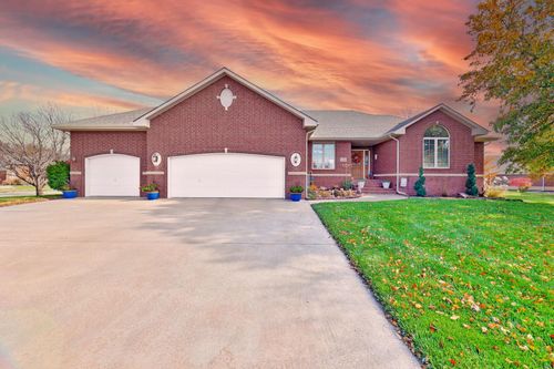 432 N Washington St, Cheney, KS, 67025-8863 | Card Image