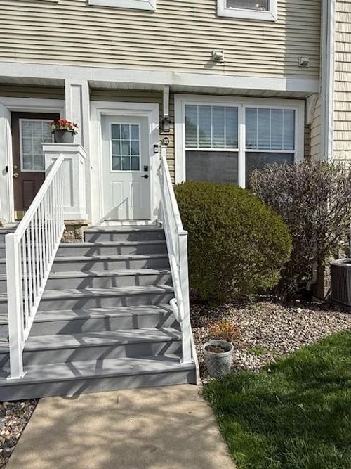 15-1240 County Road D E, Maplewood, MN, 55109-6020 | Card Image
