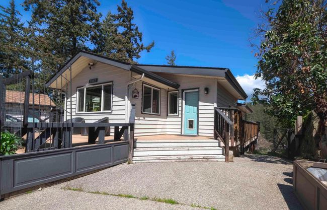 5032 Sherman Lane, House other with 2 bedrooms, 2 bathrooms and 8 parking in Halfmoon Bay BC | Image 2