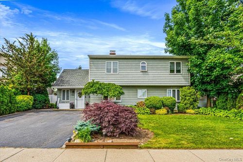 104 Choir Ln, Westbury, NY, 11590-5724 | Card Image