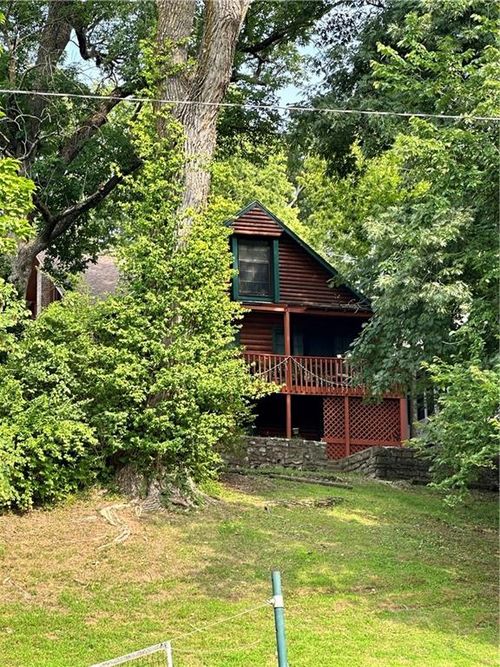 404 Lake Of The Frst, Bonner Springs, KS, 66012-9546 | Card Image