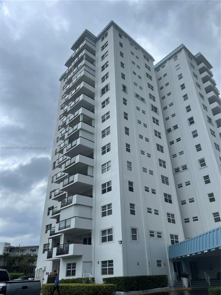 Residential Lease in Lauderdale By The Sea 5