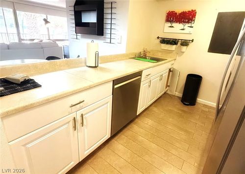 219-205 E Harmon Ave, Las Vegas, NV, 89169-6468 | Card Image