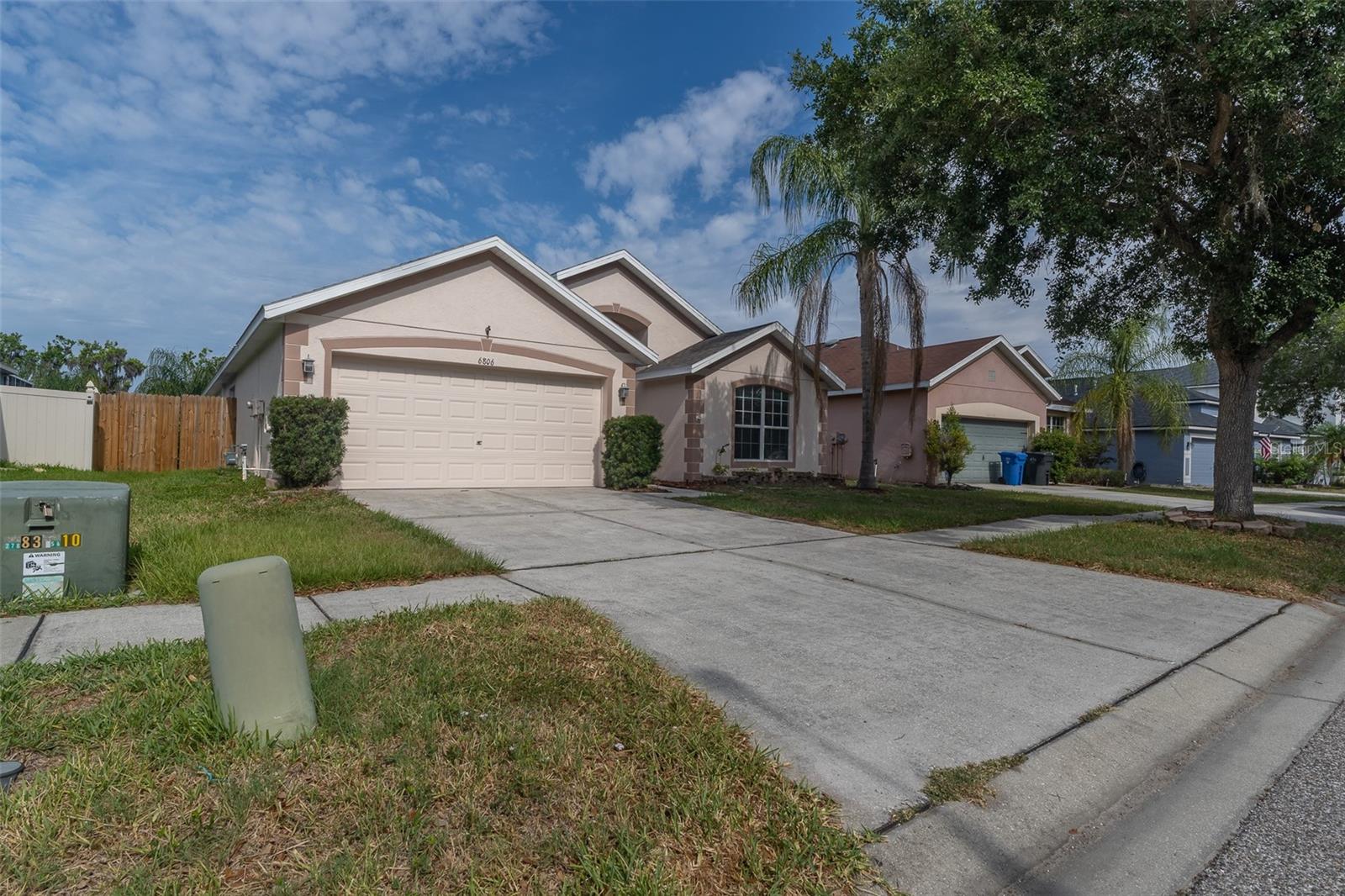 Residential in APOLLO BEACH