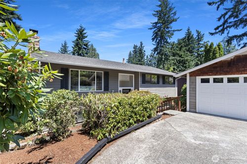 12218 Ne 68th Pl, Kirkland, WA, 98033-8545 | Card Image