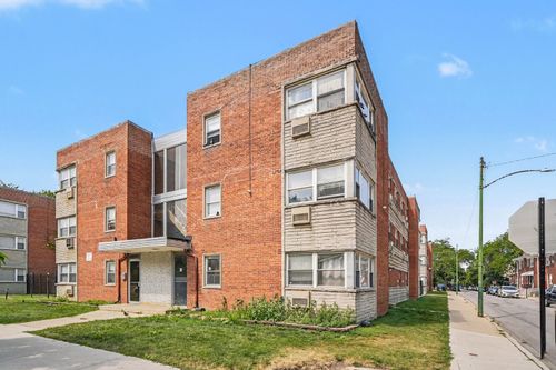1c-2401 W Balmoral Ave, Chicago, IL, 60625-2382 | Card Image