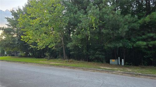 1628 Norris Landing Dr, Snellville, GA, 30039-5707 | Card Image