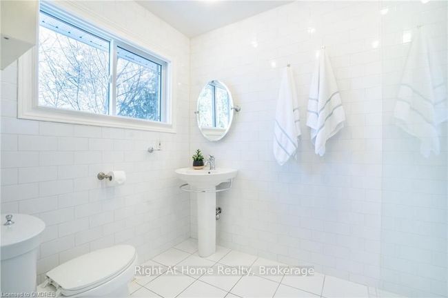 47 Morton Ave, House other with 4 bedrooms, 2 bathrooms and 4 parking in Dundas ON | Image 24