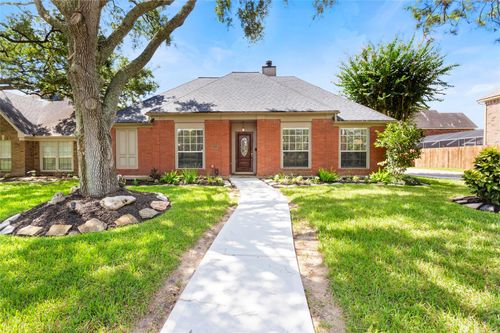 4311 Pebble Beach Dr, League City, TX, 77573-5843 | Card Image