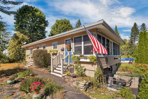 80 N Mast St, Goffstown, NH, 03045-1712 | Card Image